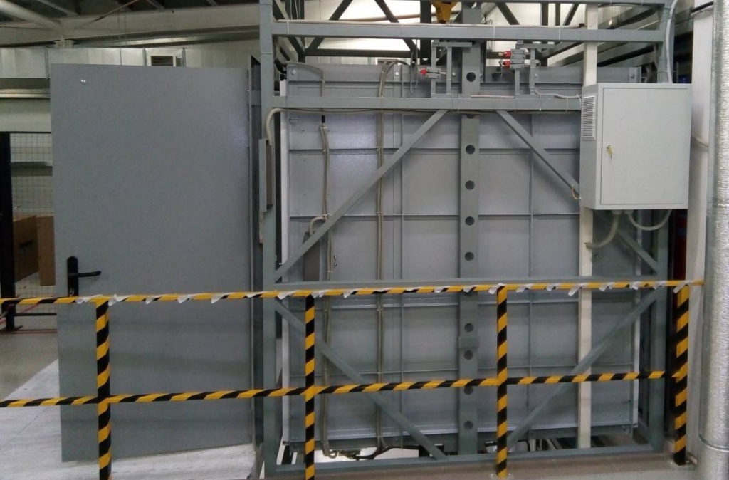 подъемный механизм для маломобильных людей в образовательном учреждении