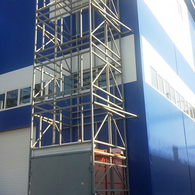 Грузовой подъемник